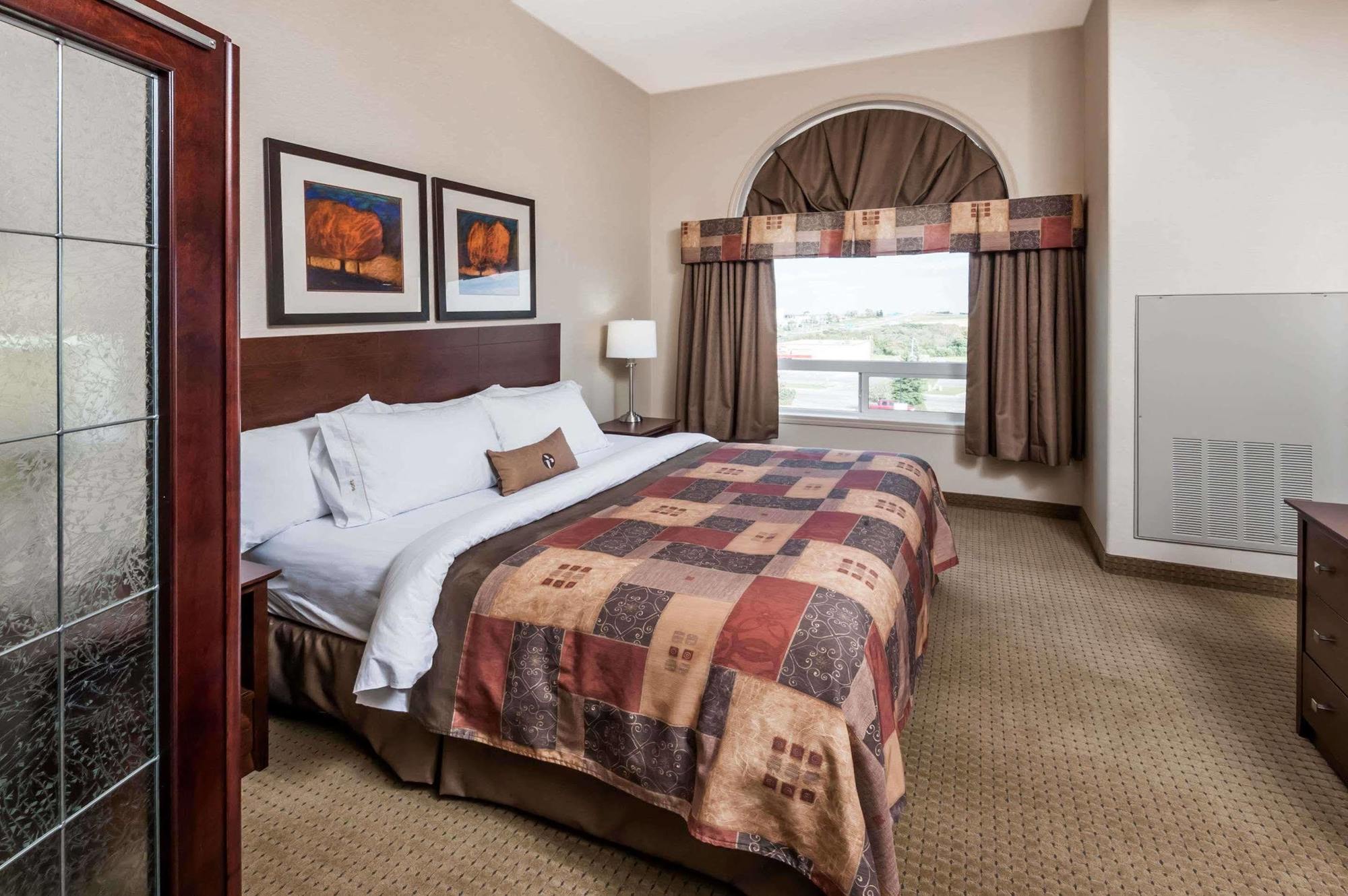 Ramada By Wyndham High River Luaran gambar